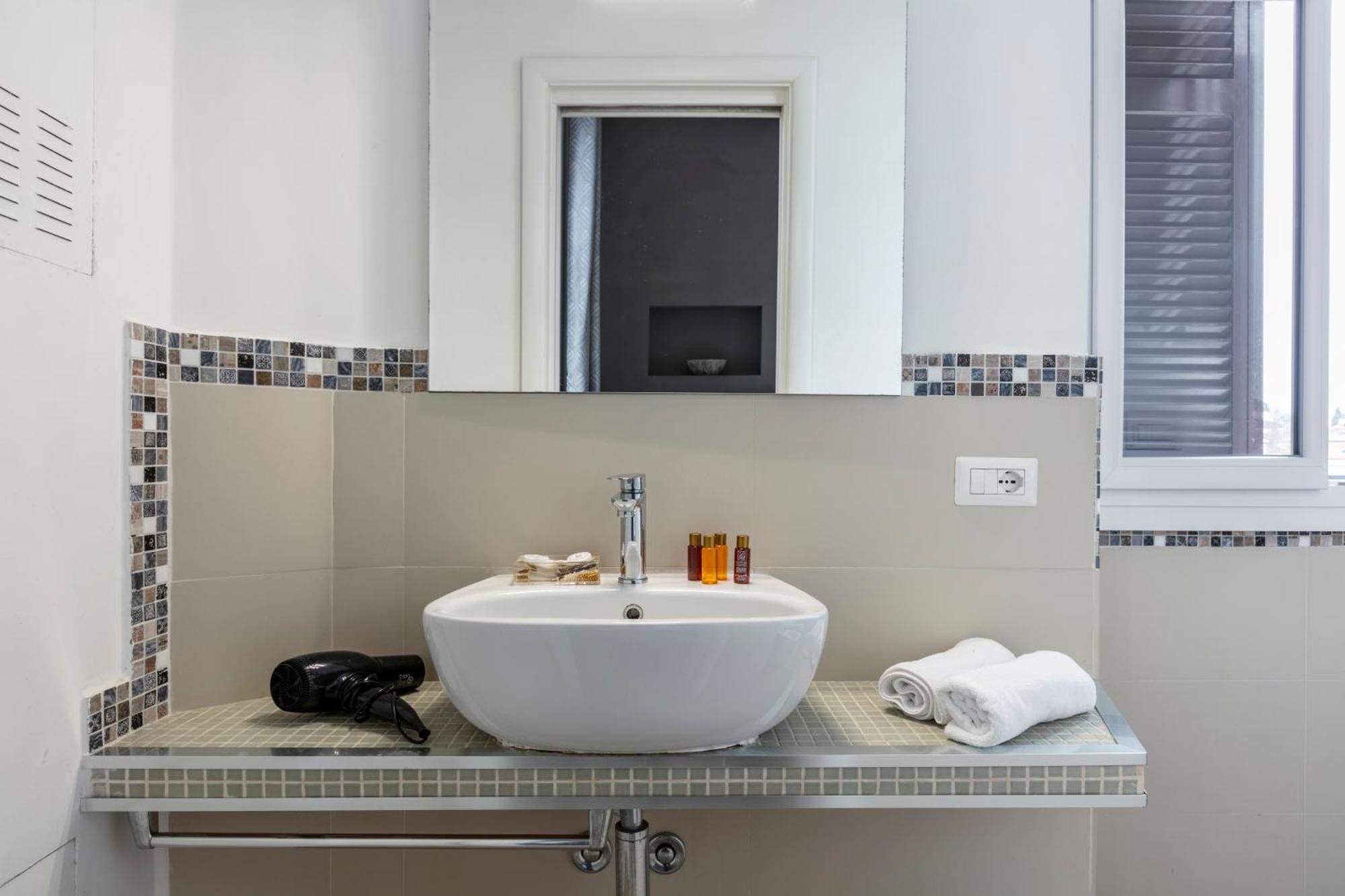 Deza Cozy Place Manzoni Roma Exterior foto